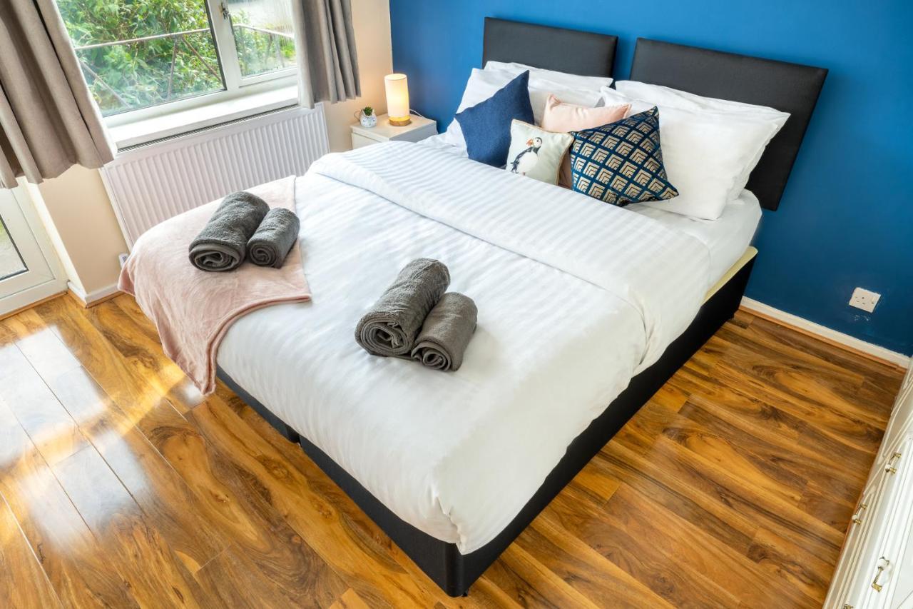 Pierocks Carver Entire House, Hot Tub & Wifi High Wycombe Dış mekan fotoğraf